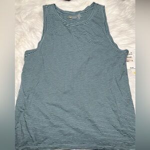 𝅺ZELLA Allday Activewear sleeveless tank top. NWT